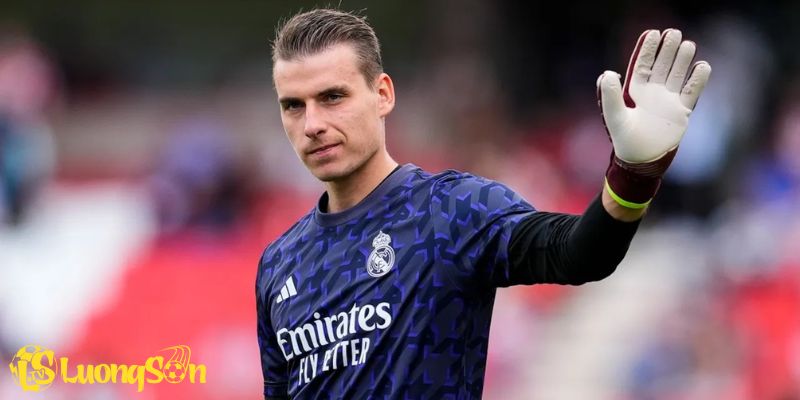 Tin nóng về Andriy Lunin nhận thẻ đỏ trong trận El Classio vừa qua